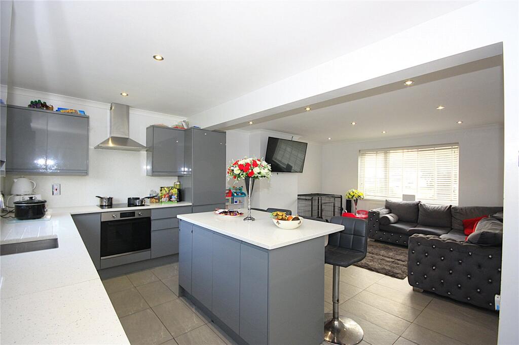 Middle Park Way, Havant, Hampshire, PO9 photo 3