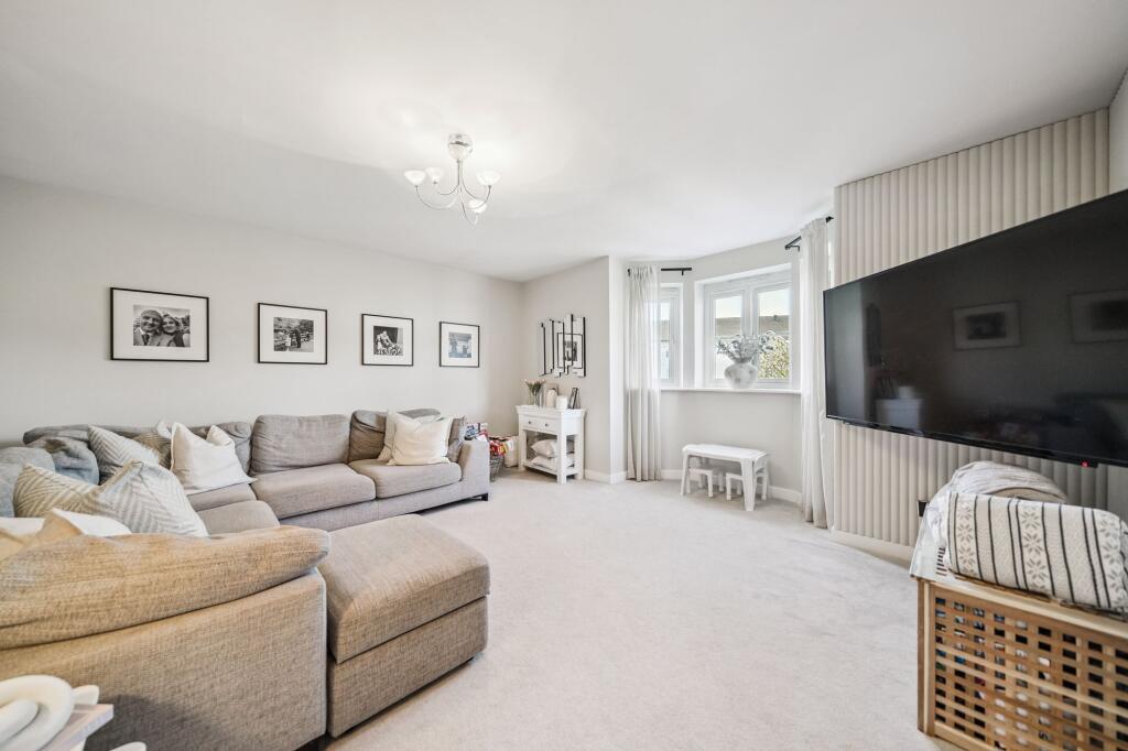 Main image of property: 12 Lloyd Street, Rutherglen, Glasgow, G73 1NR