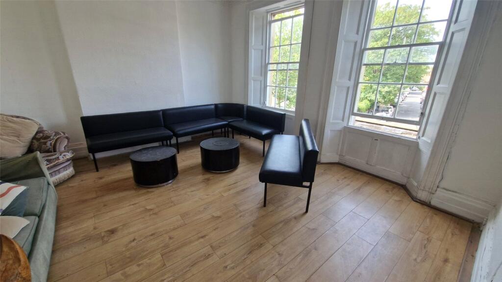 Apartment in Bristol, Clifton - View 4
