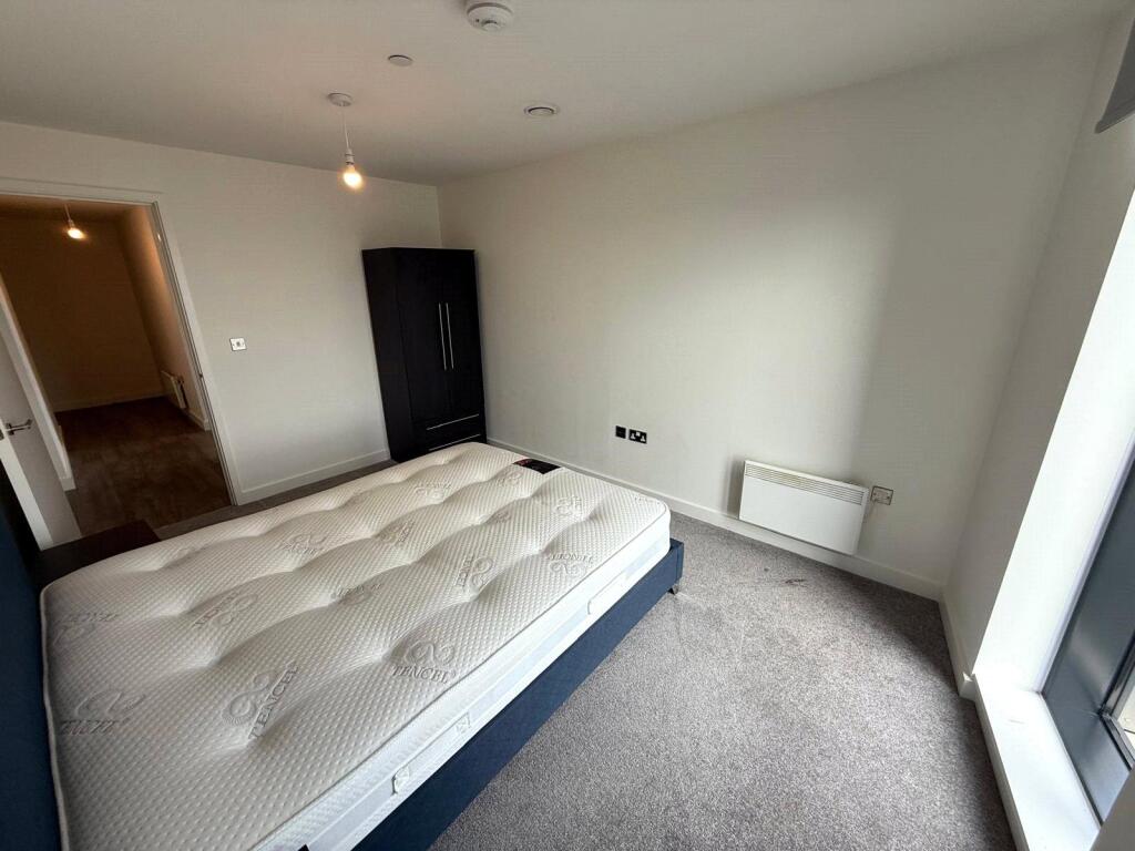 Apartment in Birmingham, West Midlands - View 5