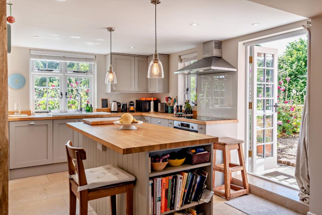 House in Ashampstead - View 2