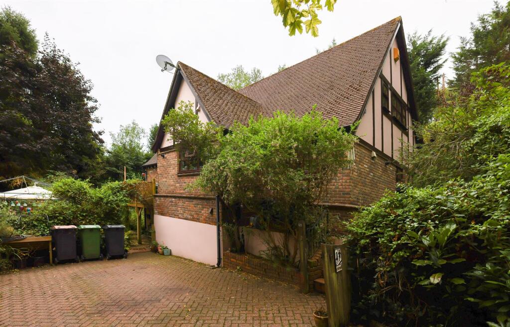 House in St. Leonards-on-Sea, Hollington - View 2