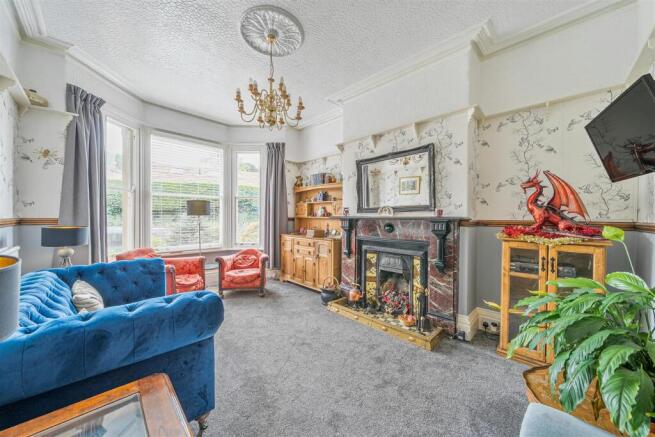 2013602502068ed463a437e120.jpg