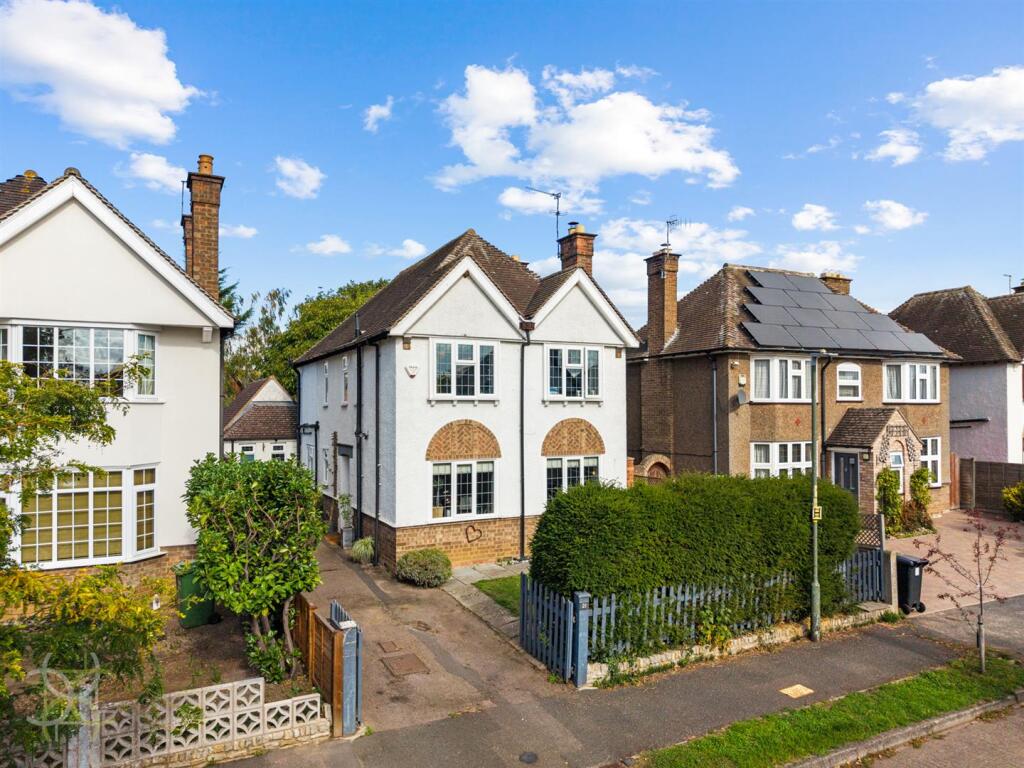 4-bed house on Collinsfield, Evesham, £600,000