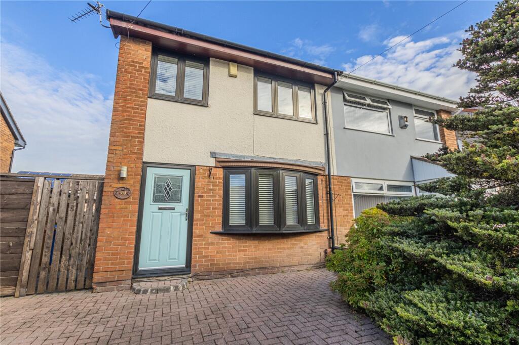 3-bed semi-detached on Hereford Way, Middleton, Manchester, Greater Manchester, M24, £245,000