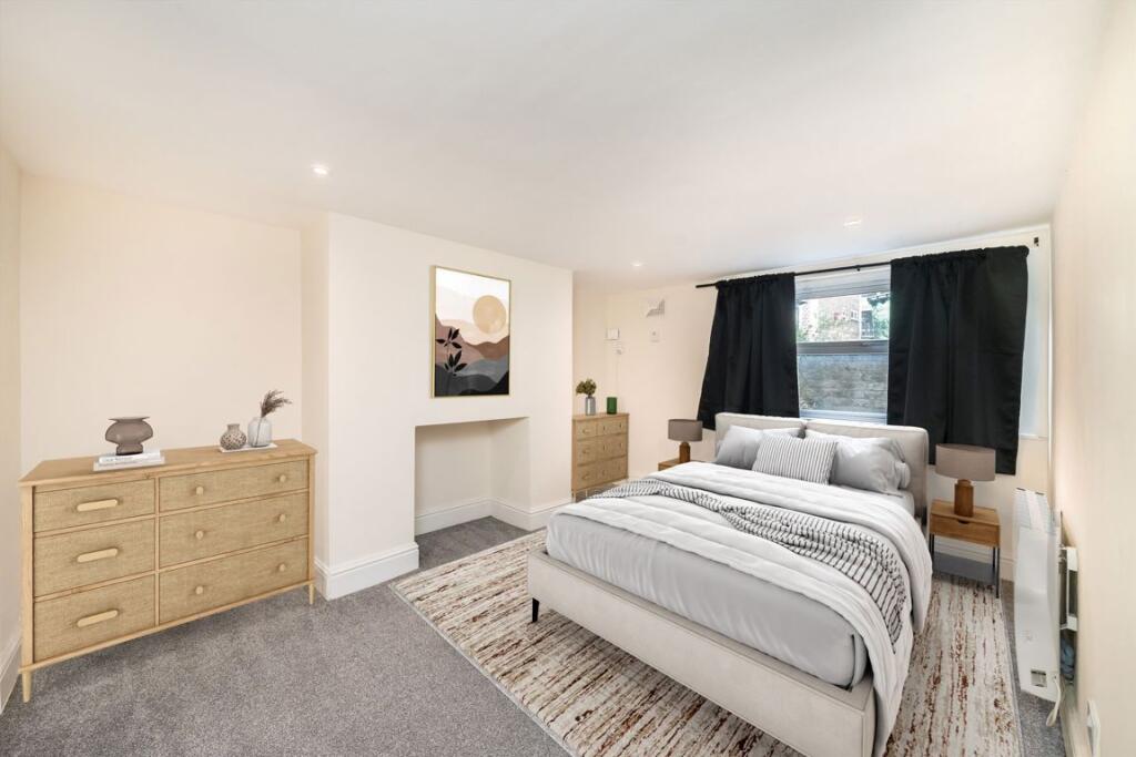 Apartment in Kingston upon Thames - View 4