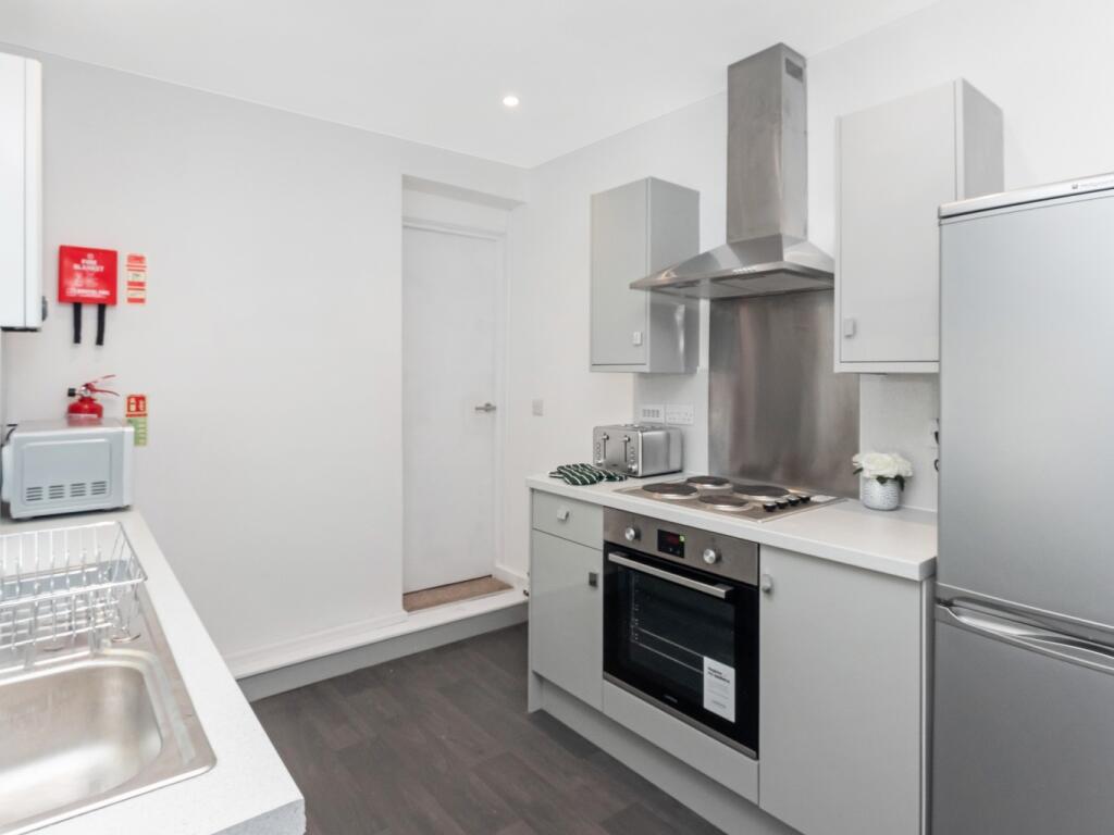 4 bedroom terraced house for rent