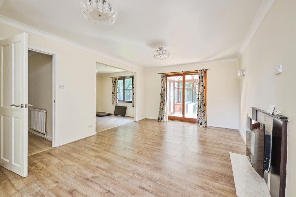 House in Peterborough, Orton Longueville - View 4