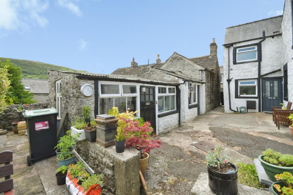 Main image of property: Towngate, Bradwell, Hope Valley