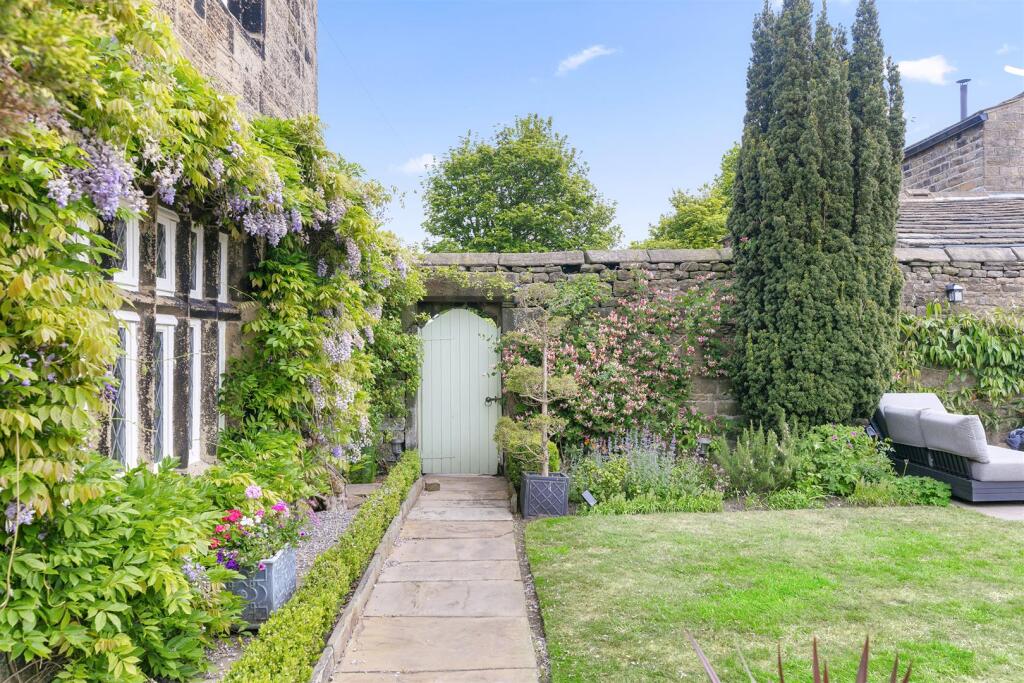 Additional image 5 of Eldwick Hall, High Eldwick