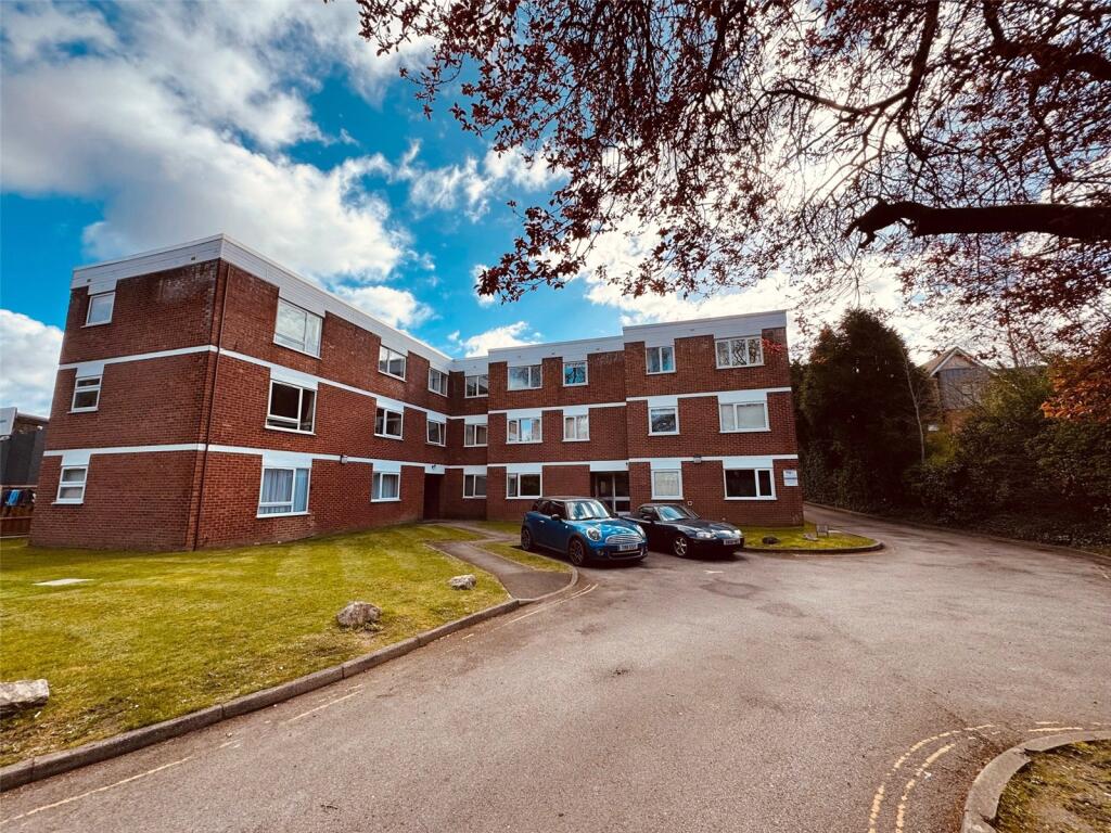 Main image of property: Fleet Road, Fleet, Hampshire, GU51