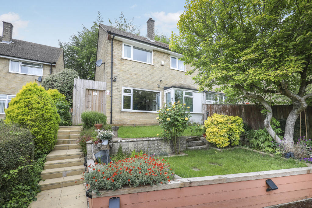 Main image of property: Robins Close, Chipping Norton, OX7