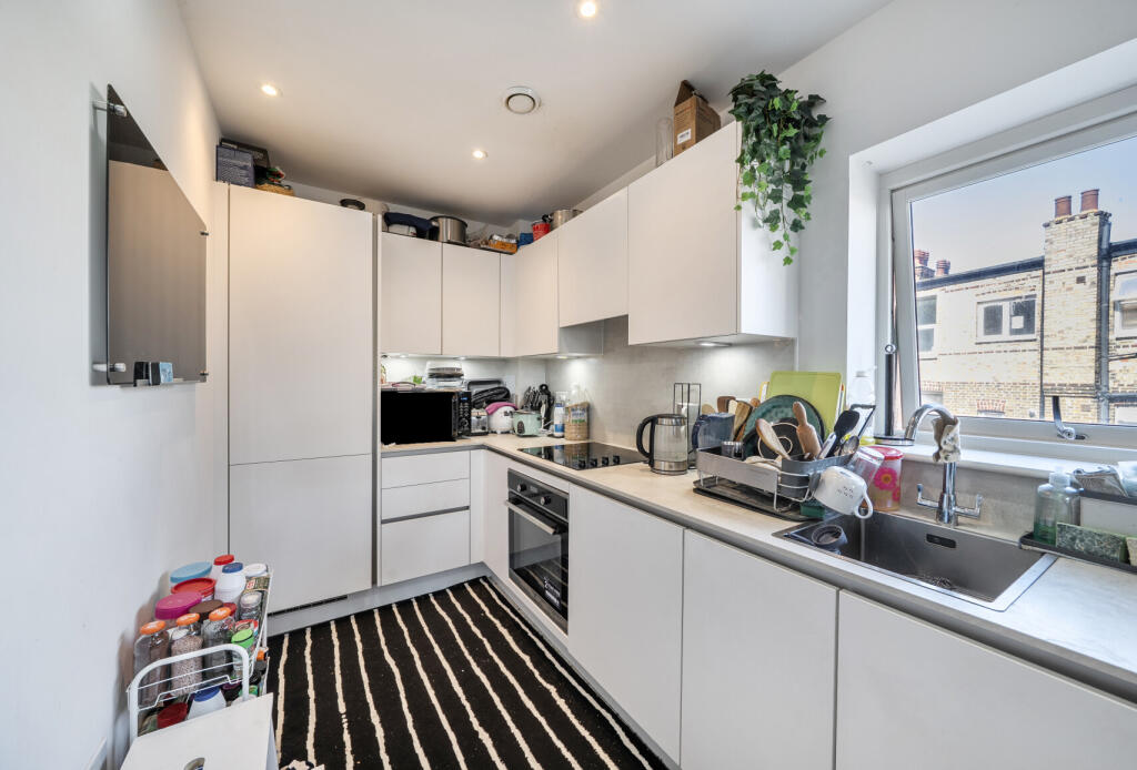 Apartment in London - View 5