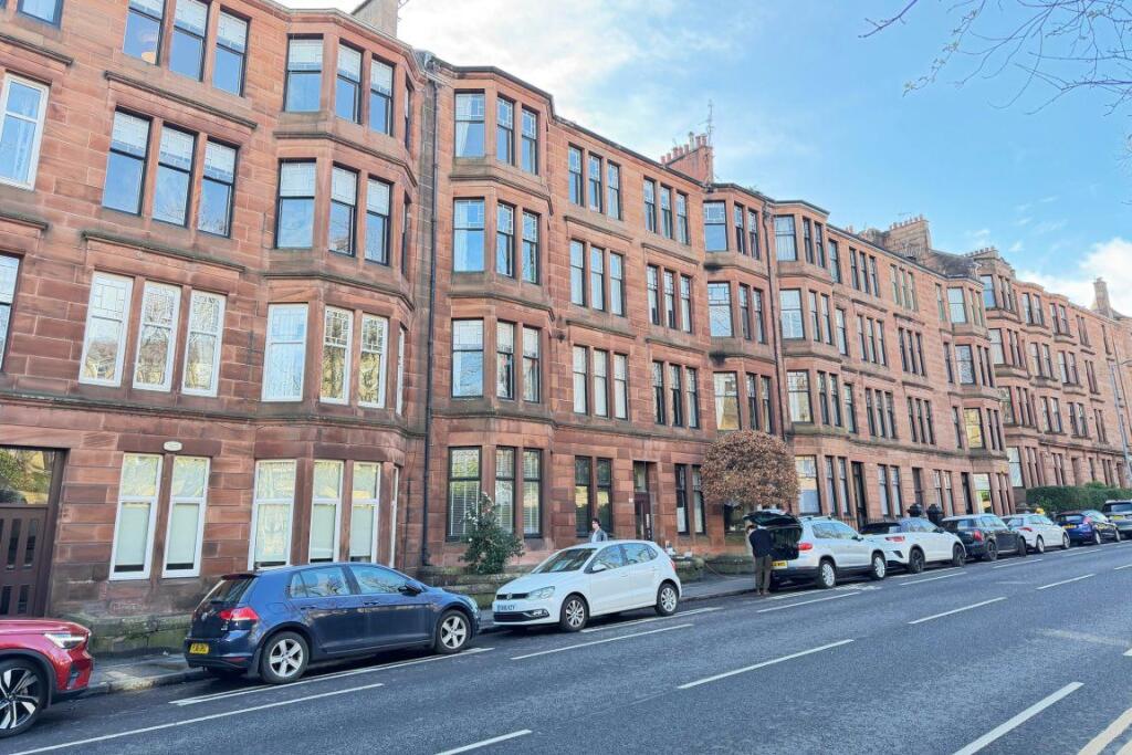 Main image of property: Stunning 2 Bed Furnished @ Hyndland Rd, G12