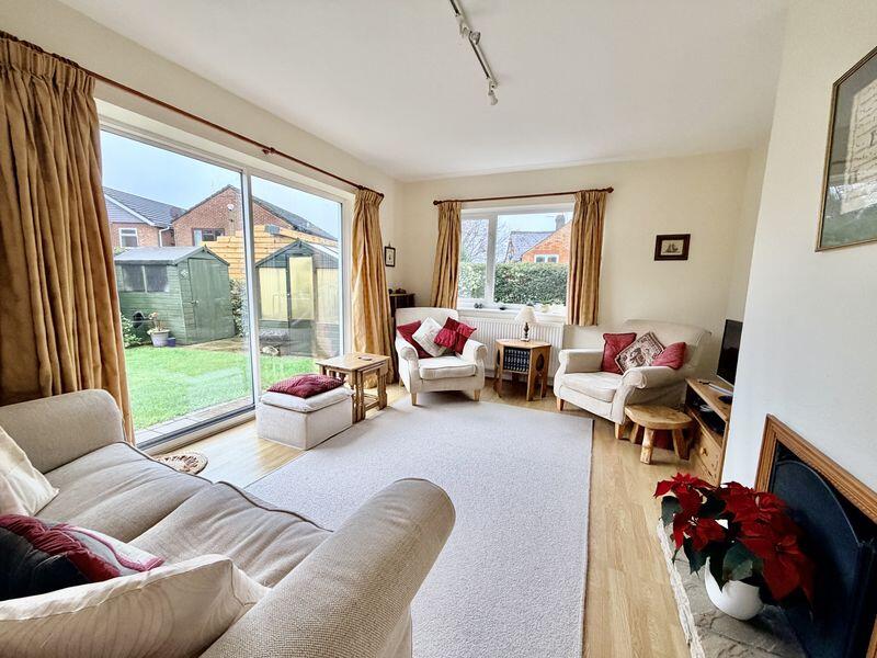 Oakland Way, Flackwell Heath photo 3