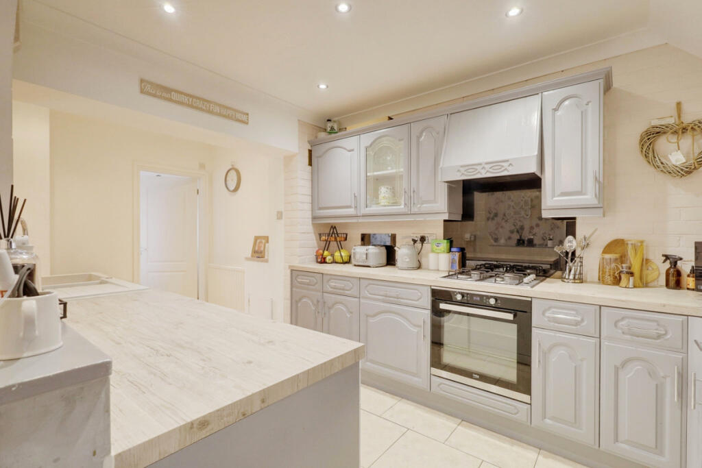 House in Benfleet - More