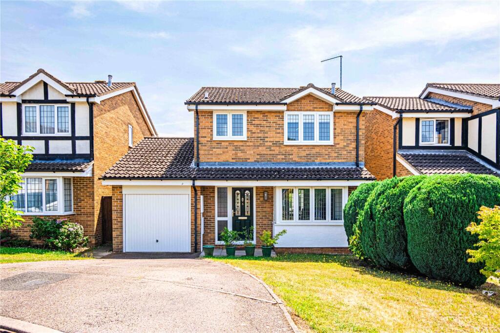 3-bed detached on Speedwell Close, Chaulden, Hemel Hempstead, Hertfordshire, HP1, £575,000