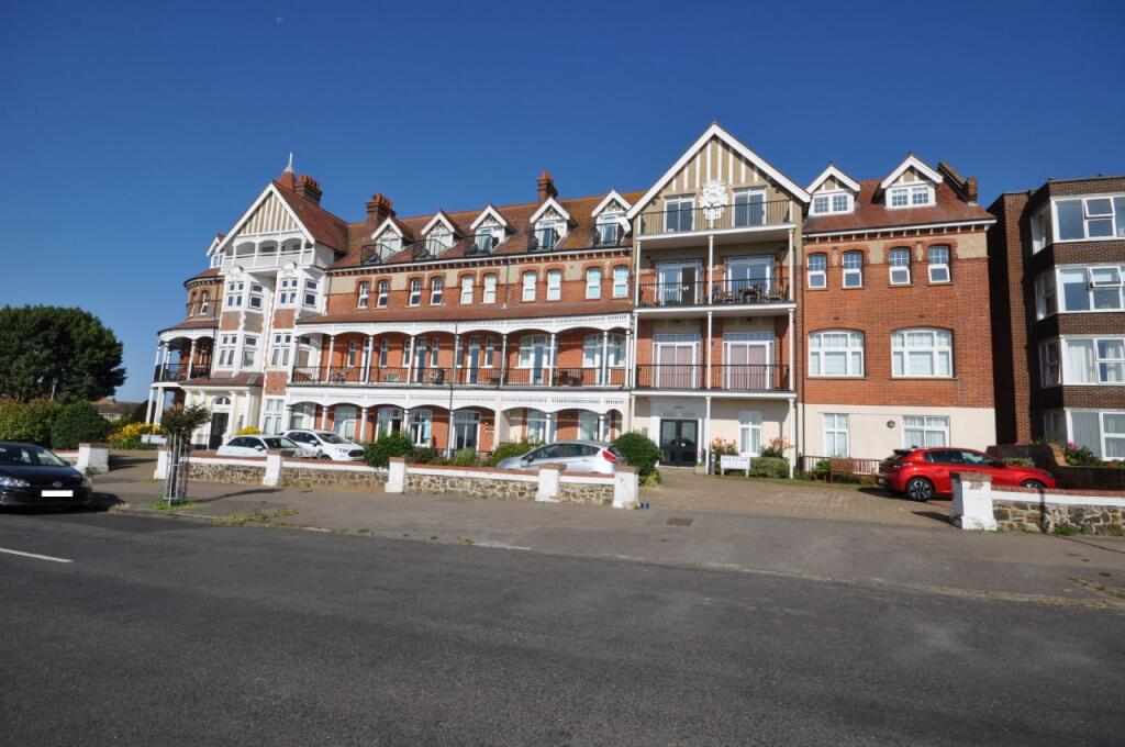 2-bed flat on Esplanade, Frinton-on-sea, £275,000