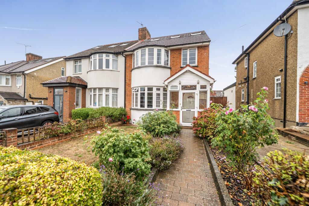 Main image of property: Summit Way, London, N14
