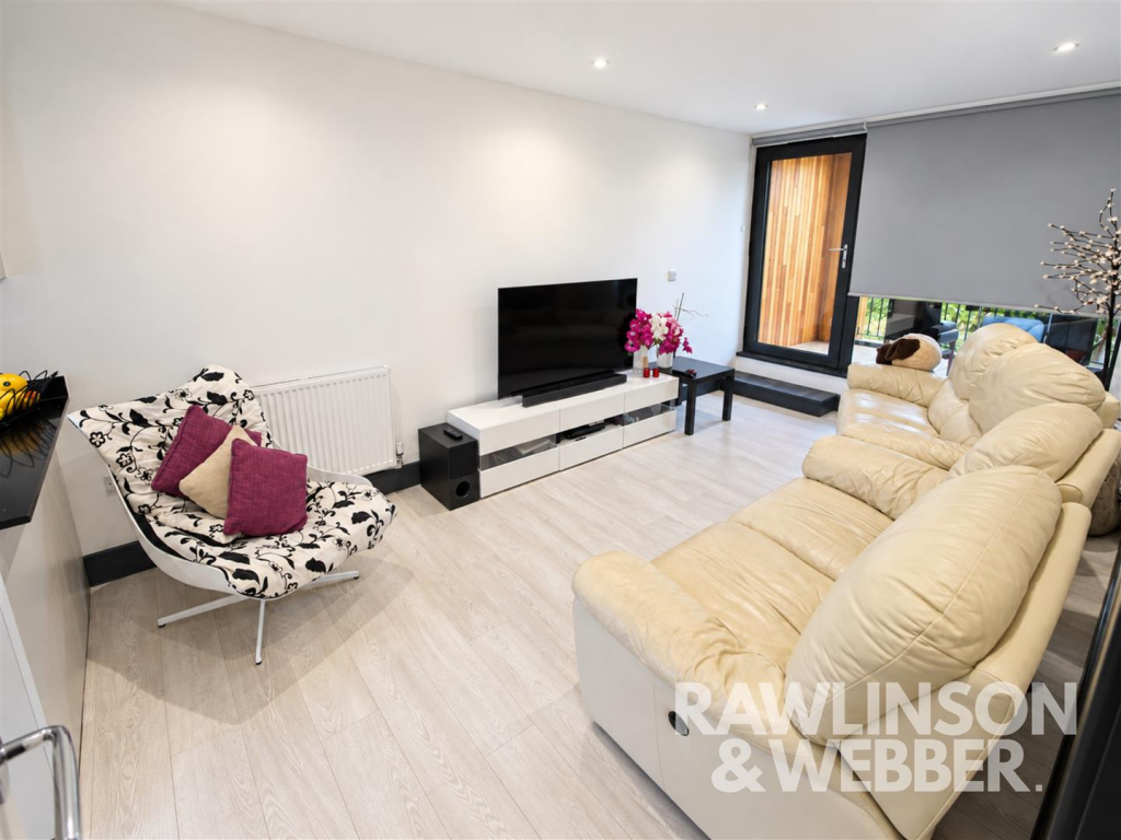 Apartment in Kingston upon Thames - View 2