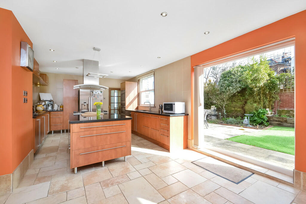 House in Portsmouth - View 4