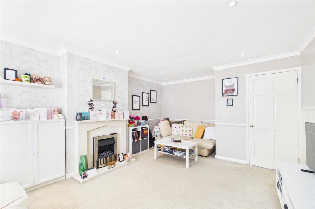 House in Basingstoke and Deane, Lychpit, Riverdene - View 6