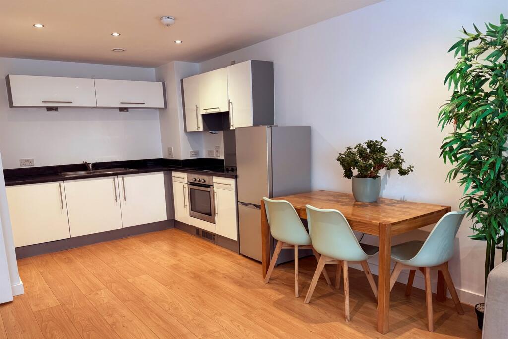 Apartment in Manchester - View 5