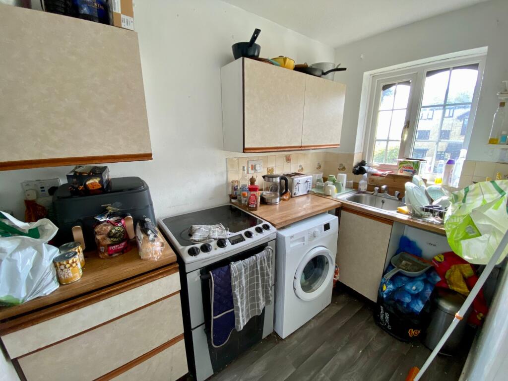 Apartment in Bradford, West Yorkshire - View 4