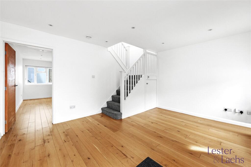 House in Ilford - More