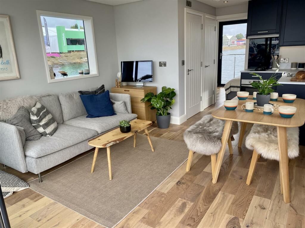 Limehouse Waterside & Marina, London, E14 photo 2