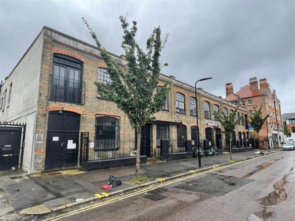 UNIT 6 - Stephen House 1b Darnley Road London E9 6