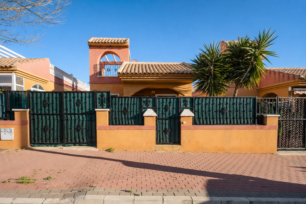Main image of property: Valencia, Alicante, Aguas Nuevas