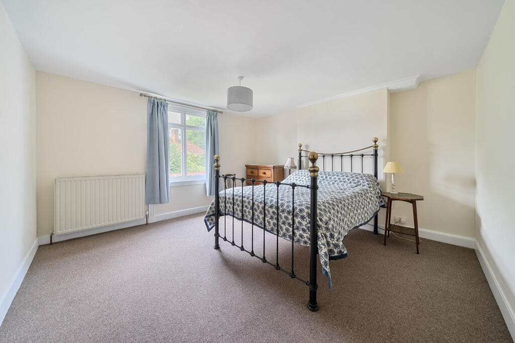 House in Tonbridge - More