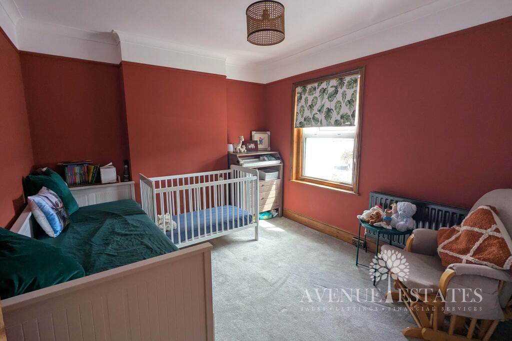 House in Bournemouth, Springbourne - More