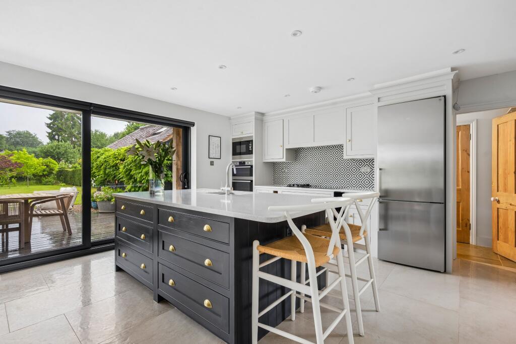 House in Amersham, Chesham Bois - View 5