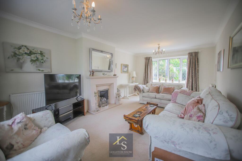 Central Drive, Bramhall, SK7 photo 2