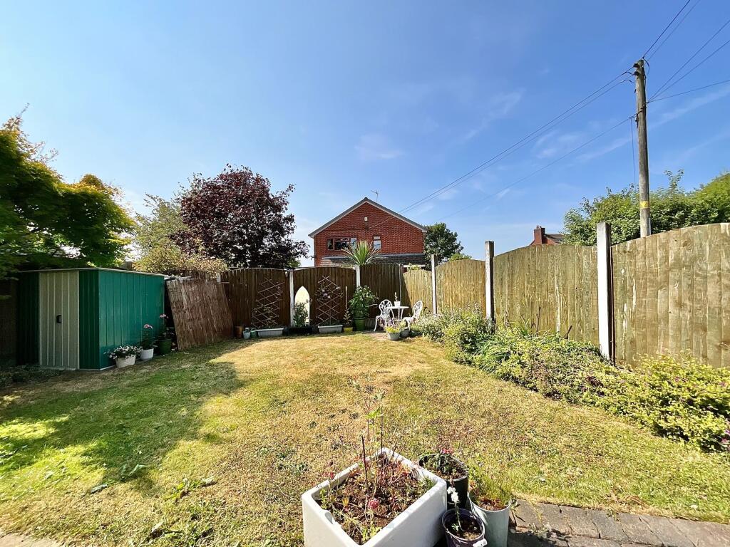 House in Stoke-on-Trent - View 4