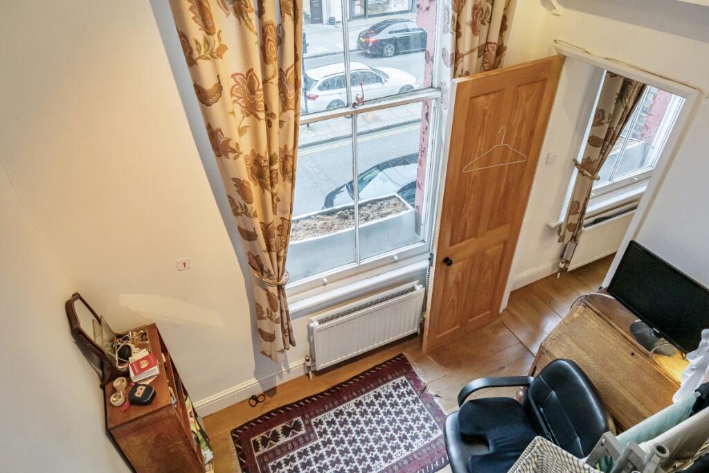 Apartment in London - More