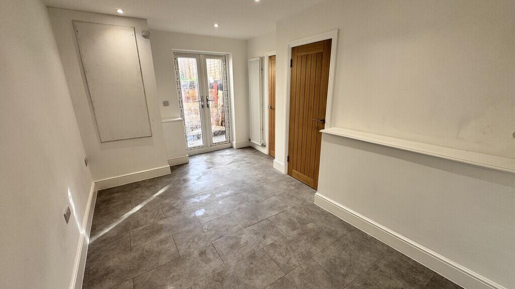 House in Bath - View 2