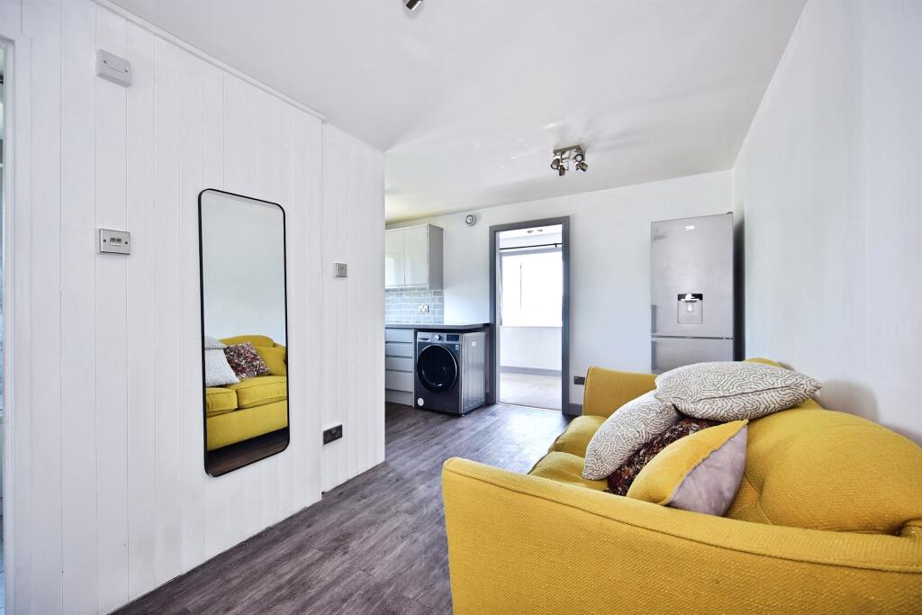 Apartment in Maidstone, Kent - View 5