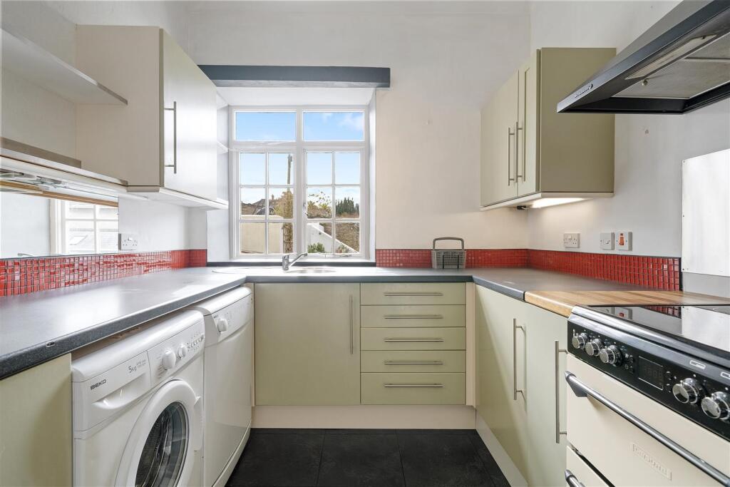Main image of property: Flat 4, Pindar Lodge, Promenade, Kingsbridge, Devon