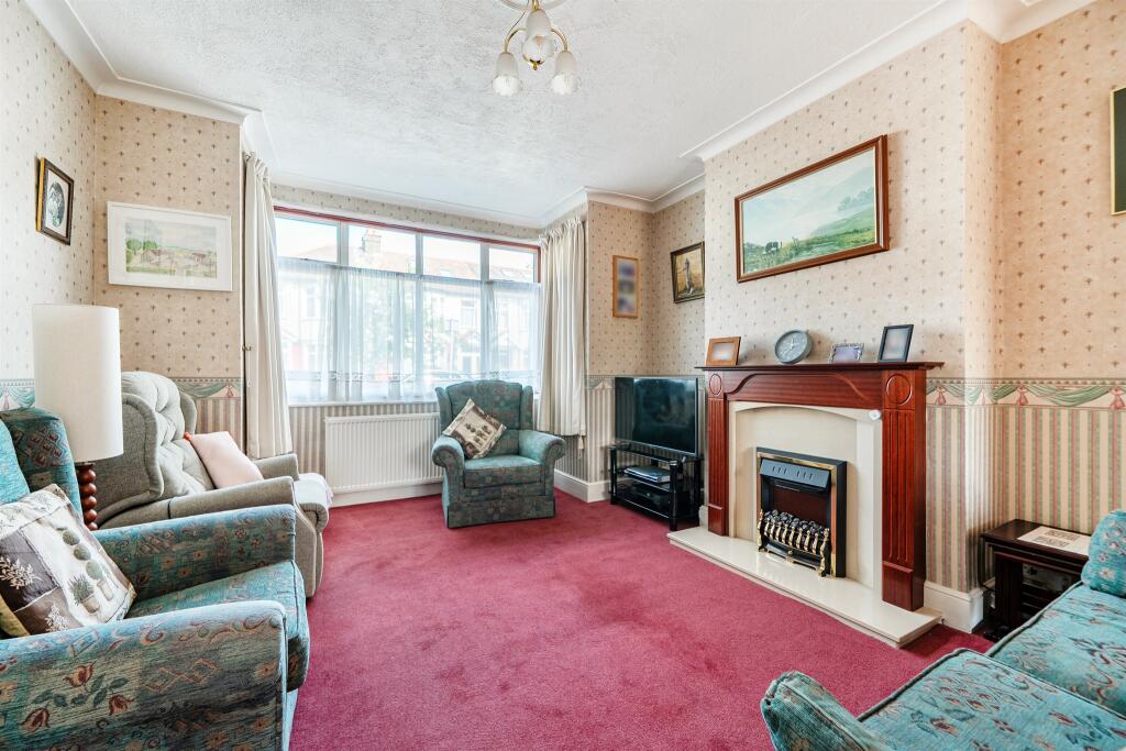 House in Enfield - View 3