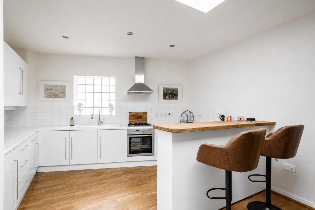 Apartment in London - View 3