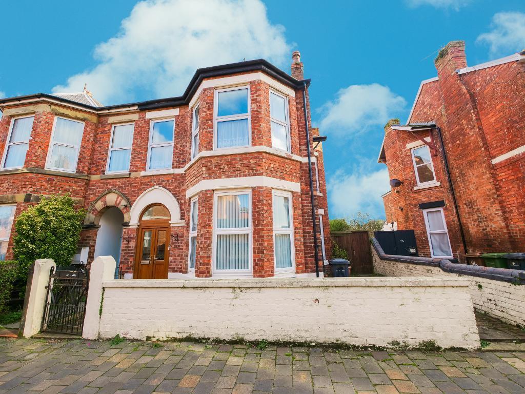 Main image of property: York Avenue, Birkdale, Southport, Merseyside, PR8 2AB