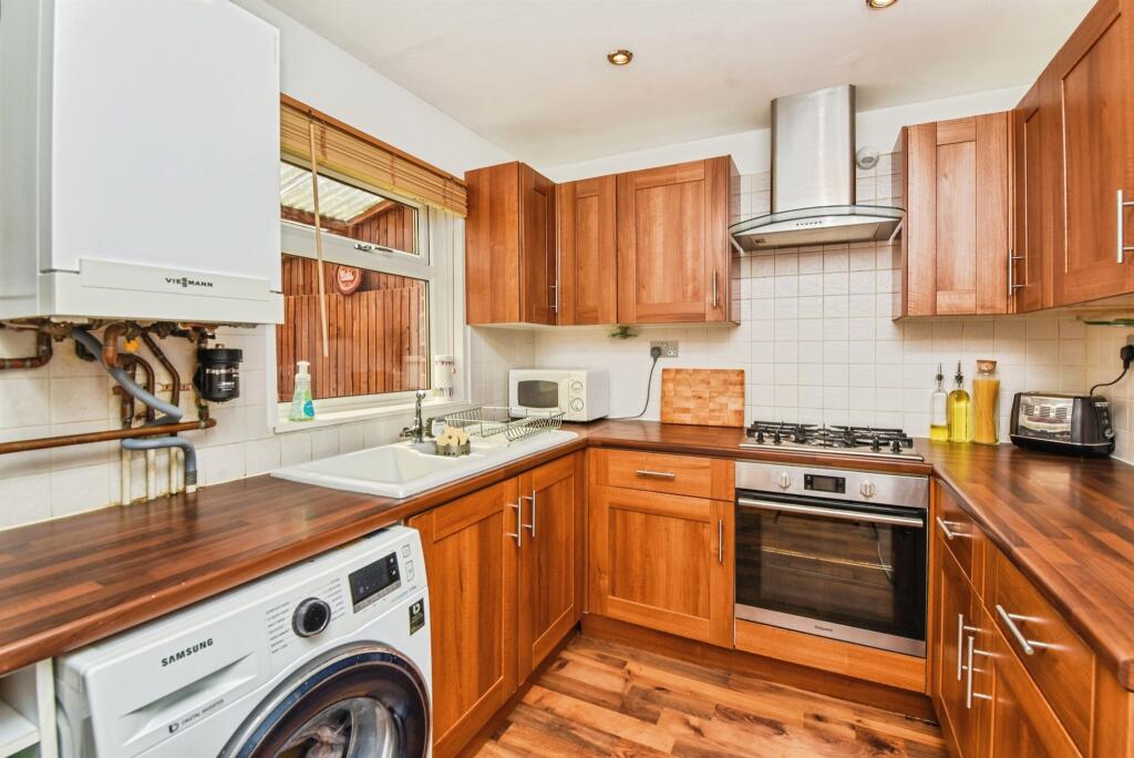 Ludlow Close, Westbury photo 5