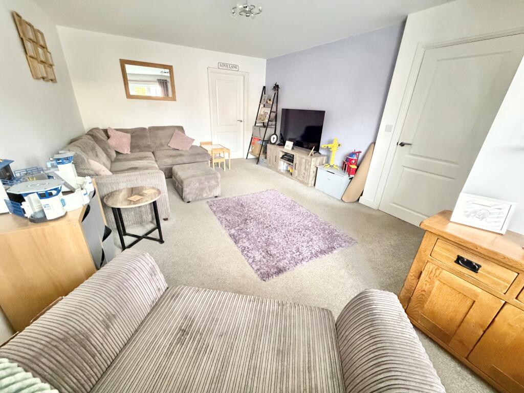Longbank Court, Rossmore photo 4