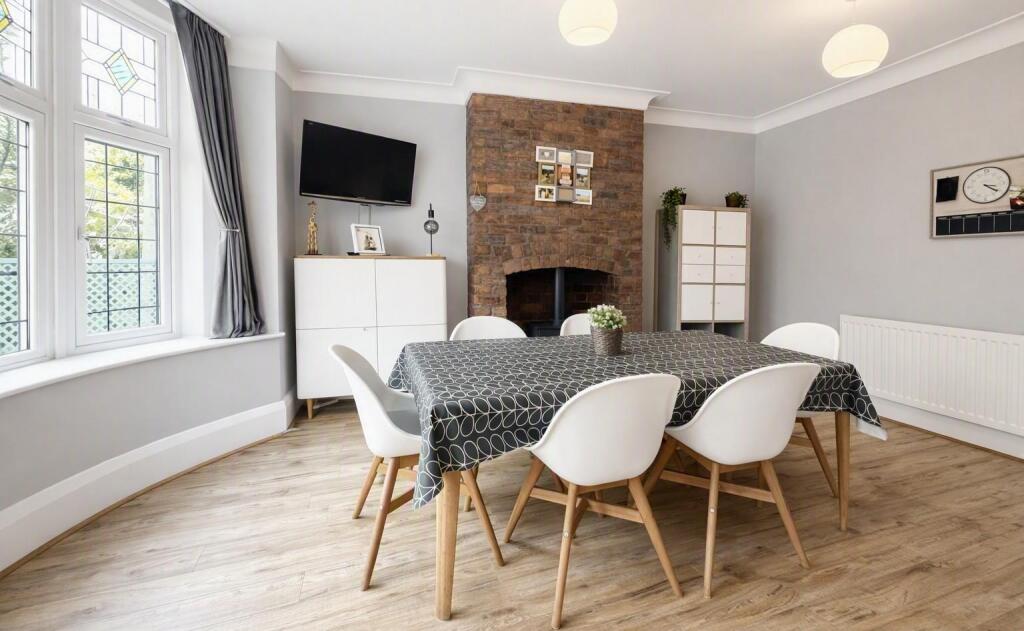 House in Calderdale, Heath, Salterhebble - More