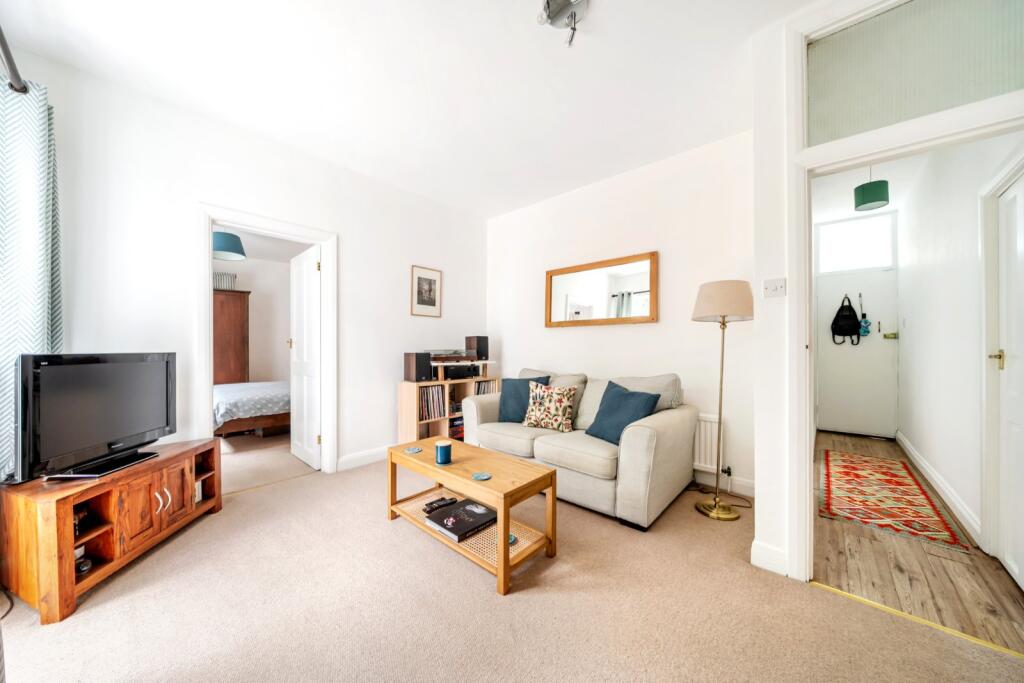 Gore Road, London, SW20 photo 3