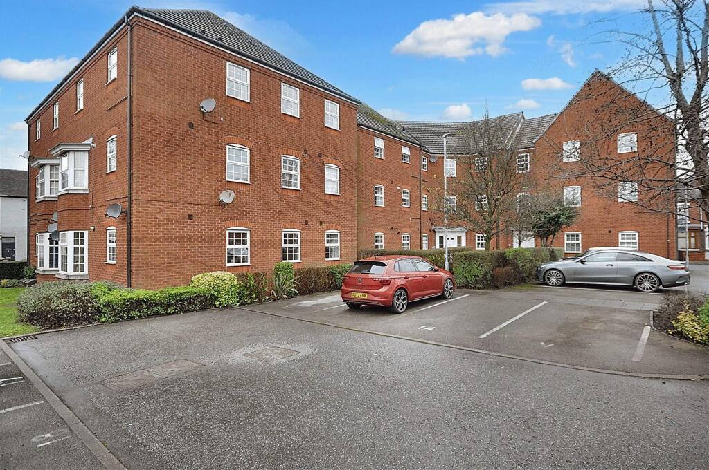 2-bed flat on Fenton Hall Close, Stoke-On-Trent, £89,950