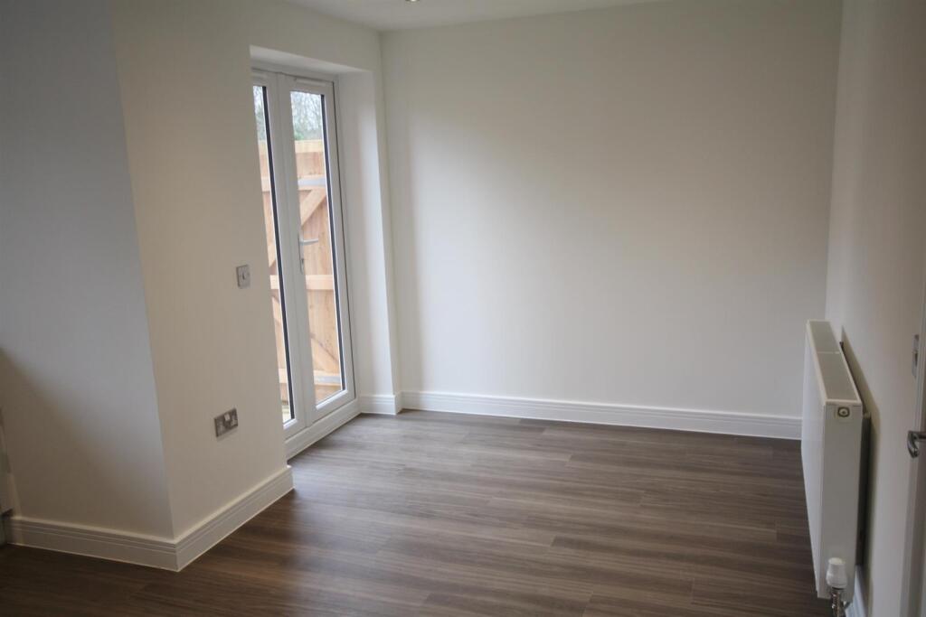 House in Eastleigh, North Stoneham - View 2